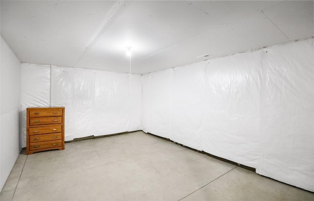 501 Kirkwood Ave, Des Moines, IA 50315 - view of below grade area