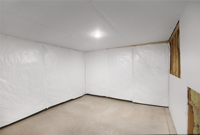 501 Kirkwood Ave, Des Moines, IA 50315 - view of below grade area