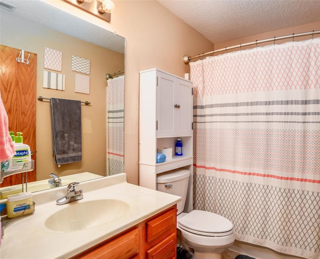 2816 Ashland Ct, Altoona, IA 50009 - full bath featuring vanity, a textured ceiling, and a shower with shower curtain