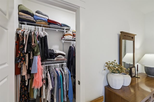 1107 24th St, Des Moines, IA 50311 - view of closet