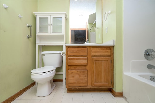 2433 Patricia Dr Unit 24, Urbandale, IA 50322 - full bath featuring vanity, baseboards, and toilet