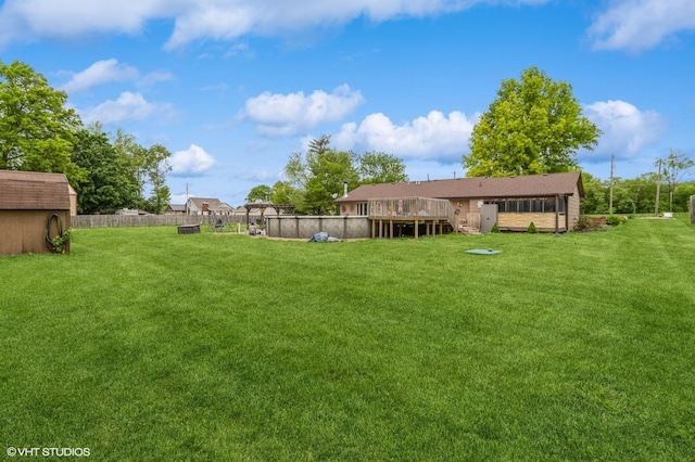 4685 E Broadway Ave, Des Moines, IA 50317 - view of yard featuring a deck