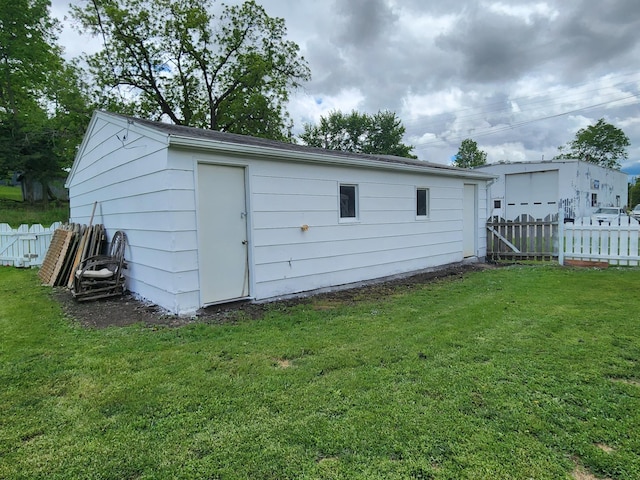 1420 Court Ave, Chariton, IA 50049 - view of outdoor structure