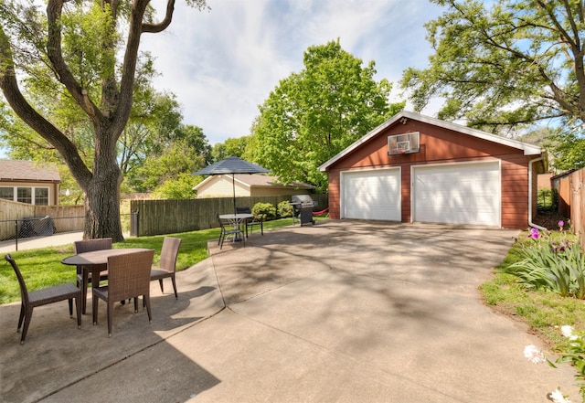 2118 34th St, Des Moines, IA 50310 - view of detached garage