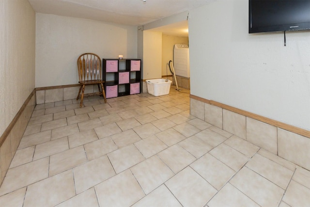 3919 69th St, Urbandale, IA 50322 - spare room with washer / clothes dryer