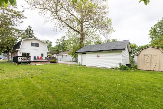 3919 69th St, Urbandale, IA 50322 - view of yard featuring a deck