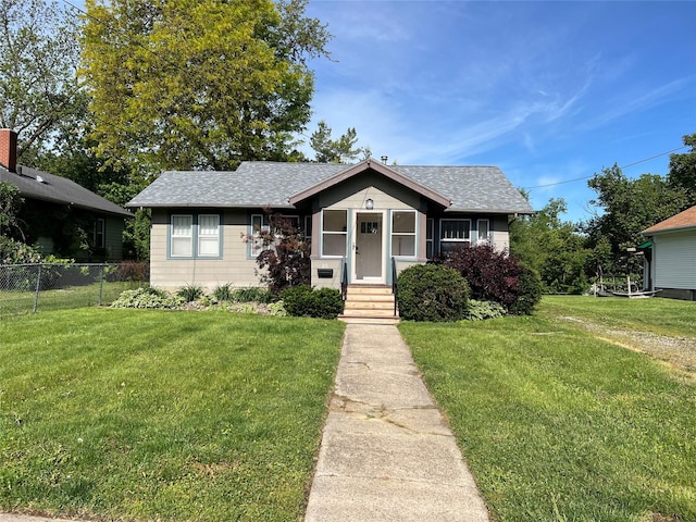 311 W 8th St S, Newton, IA 50208 - bungalow with roof with shingles