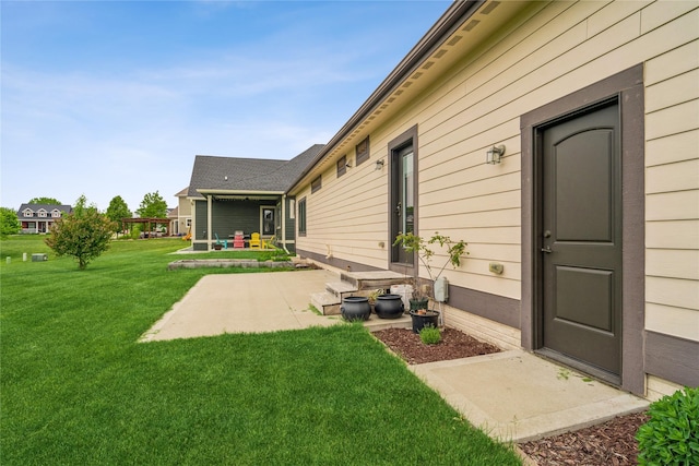 2658 SW 20th Cir, Ankeny, IA 50023 - view of grassy yard with a patio