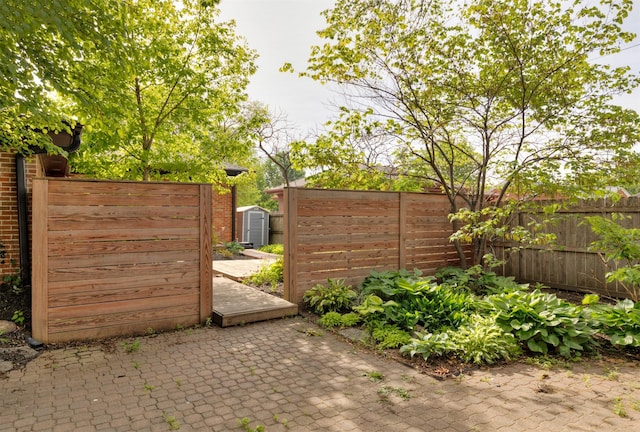 936 15th St, West Des Moines, IA 50265 - gate with a patio