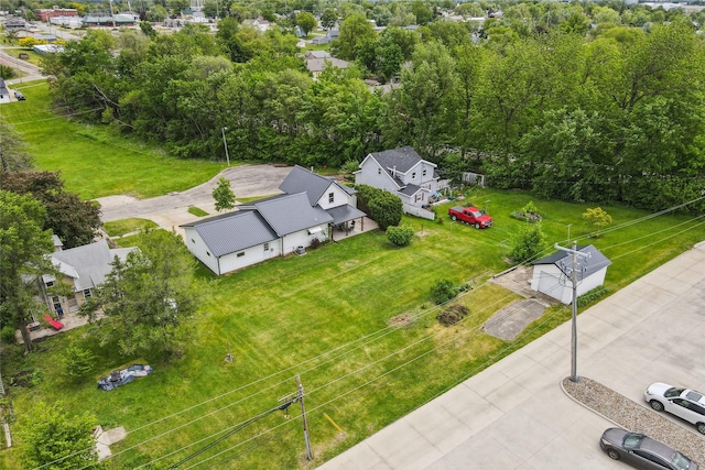 807 Center St, Grinnell, IA 50112 - drone / aerial view
