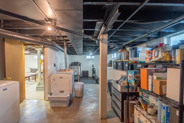 1516 57th Pl, Des Moines, IA 50311 - basement featuring washer / clothes dryer and refrigerator