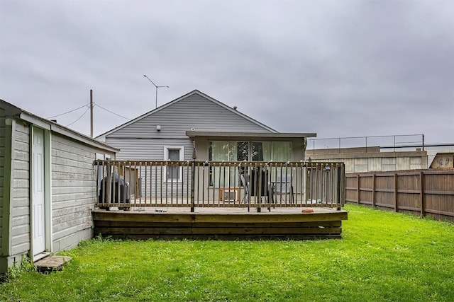 1410 E 21st St, Des Moines, IA 50317 - back of house with a wooden deck