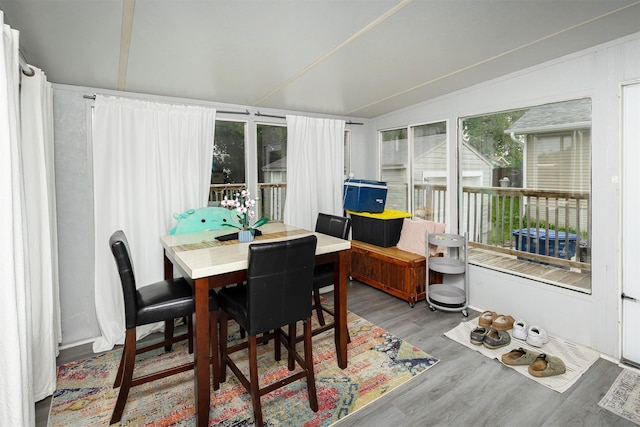 1410 E 21st St, Des Moines, IA 50317 - sunroom / solarium featuring vaulted ceiling