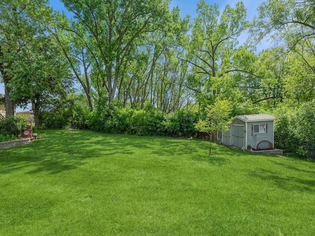 812 W 2nd St S, Newton, IA 50208 - view of grassy yard