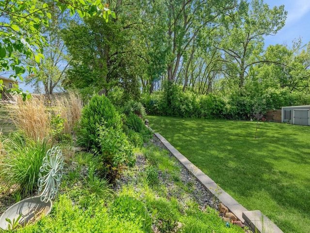 812 W 2nd St S, Newton, IA 50208 - view of grassy yard