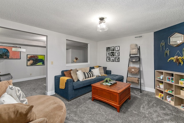 4670 Meadow Valley Dr, West Des Moines, IA 50265 - living room featuring carpet flooring, a textured ceiling, and baseboards