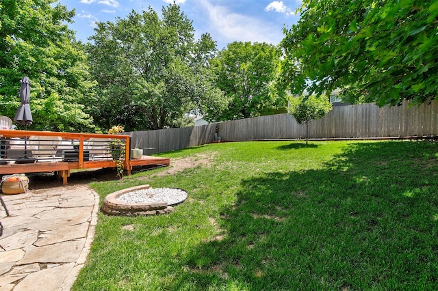 4670 Meadow Valley Dr, West Des Moines, IA 50265 - view of yard featuring a wooden deck