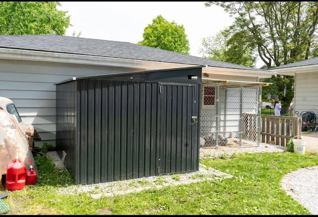 2326 E 39th Ct, Des Moines, IA 50317 - exterior view of a shingled roof