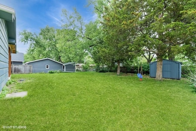4305 65th St, Urbandale, IA 50322 - view of yard
