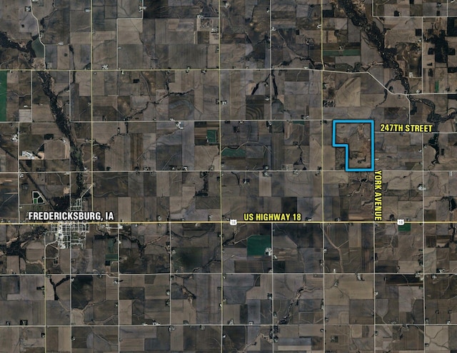 2535 York Ave, Fredericksburg, IA 50630