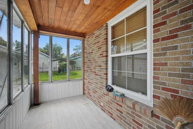 2620 Arnold Rd, Des Moines, IA 50310 - view of unfurnished sunroom