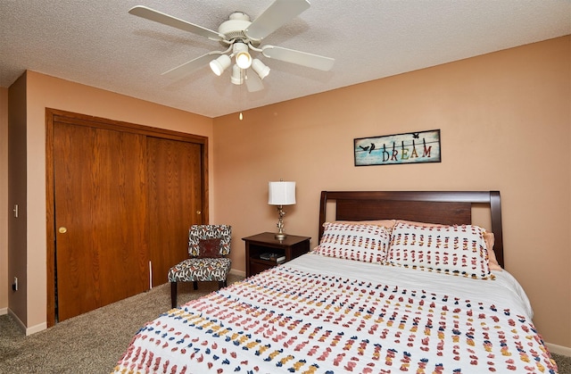 4230 SE 23rd St, Des Moines, IA 50320 - bedroom with carpet floors, a closet, a textured ceiling, ceiling fan, and baseboards