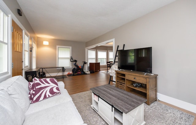 1058 40th St, Des Moines, IA 50311 - living area featuring wood finished floors and baseboards