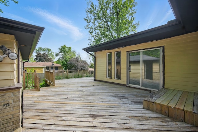 2407 E Tiffin Ave, Des Moines, IA 50317 - view of deck