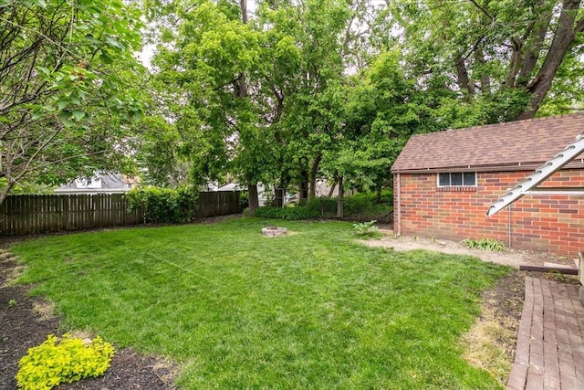 862 40th Pl, Des Moines, IA 50312 - view of yard