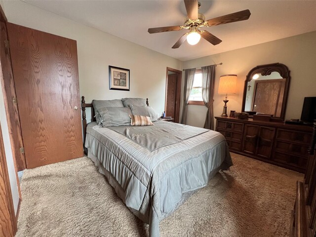 210 E 24th St N, Newton, IA 50208 - bedroom featuring carpet flooring and a ceiling fan