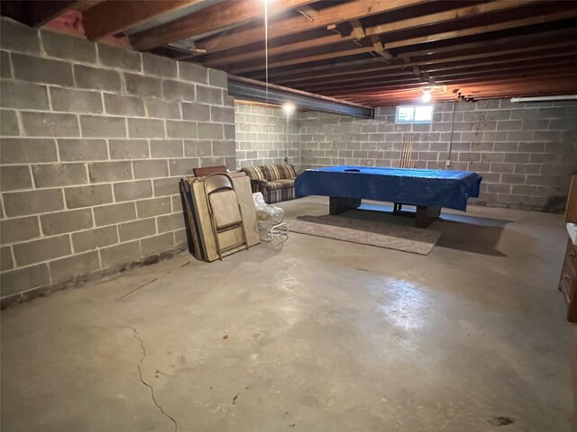 210 E 24th St N, Newton, IA 50208 - basement with billiards table