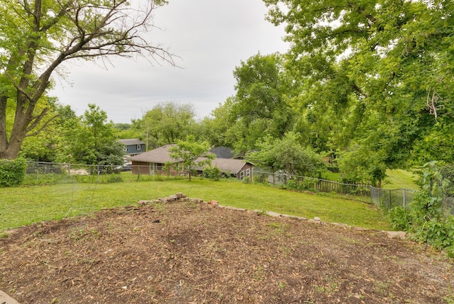 216 56th St, Des Moines, IA 50312 - view of yard