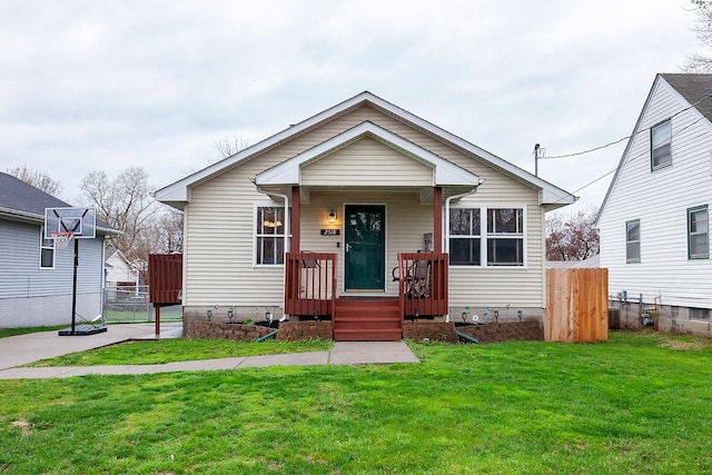 2518 E 39th Ct, Des Moines, IA 50317 - view of front of house featuring a porch