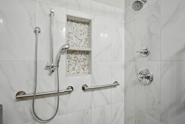 7105 Madison Ave, Urbandale, IA 50322 - full bath with a tile shower