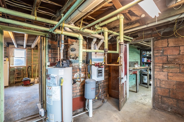 509 2nd Ave, Slater, IA 50244 - below grade area featuring gas water heater