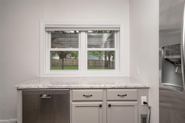 3426 N Union St, Des Moines, IA 50316 - detailed view of stainless steel appliances