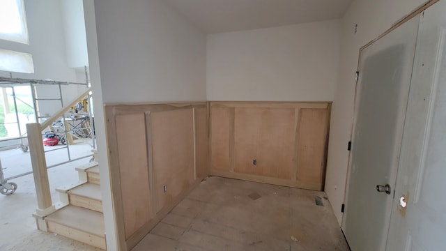 2313 Green Leaf Cir, Norwalk, IA 50211 - hallway featuring concrete flooring