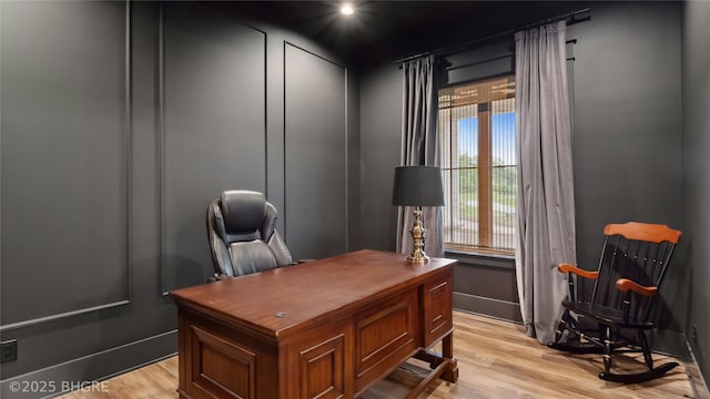 815 S Kingswood Ct, West Des Moines, IA 50266 - office space featuring light wood-style flooring and baseboards