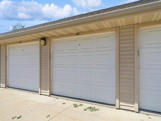 1355 SE 6th St Unit 301, Grimes, IA 50111 - view of garage