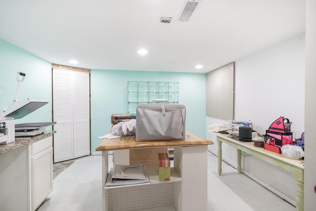 1617 Evergreen Ave, Des Moines, IA 50320 - office area featuring finished concrete flooring and recessed lighting