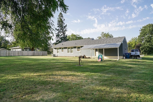 1617 Evergreen Ave, Des Moines, IA 50320 - view of rear view of house
