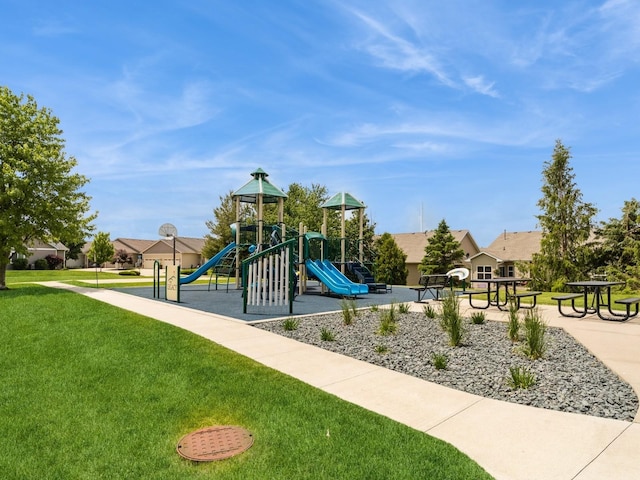 637 Newport Pl, Norwalk, IA 50211 - photo 26