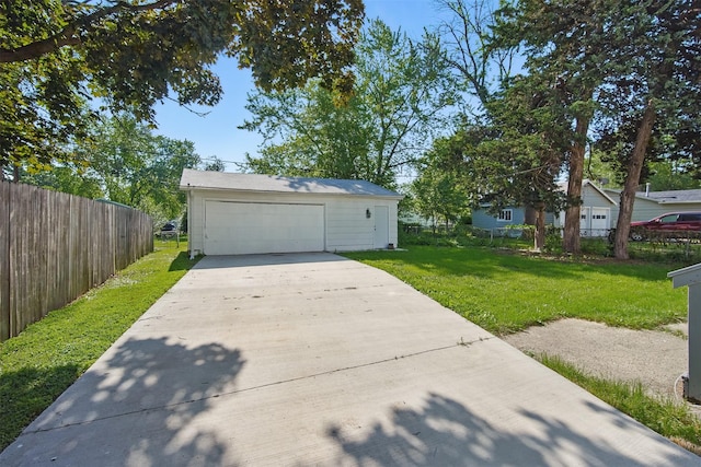3421 Amherst St, Des Moines, IA 50313 - garage featuring driveway