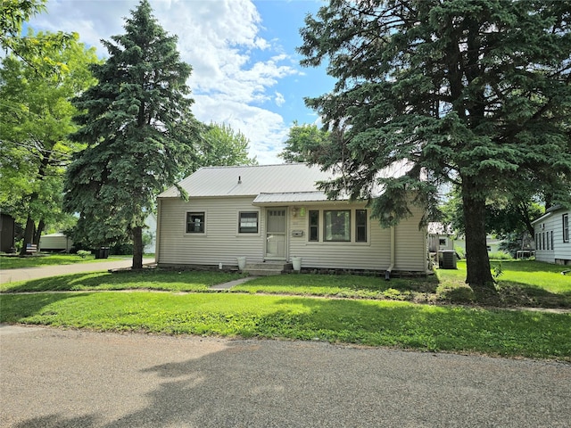 1011 S 9th St, Oskaloosa, IA 52577 - photo 1