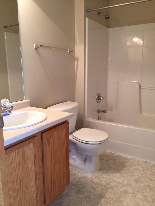 1740 SE La Grant Pkwy Unit 18, Waukee, IA 50263 - bathroom featuring vanity, toilet, and shower / bath combination