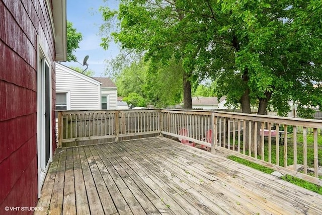 2638 Capitol Ave, Des Moines, IA 50317 - view of deck