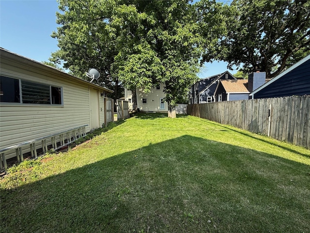 1541 42nd St, Des Moines, IA 50311 - view of yard