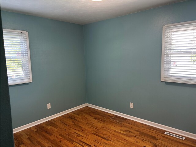 906 Streeter St, Knoxville, IA 50138 - photo 22