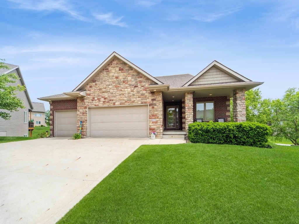 4275 NW 166th Cir, Clive, IA 50325