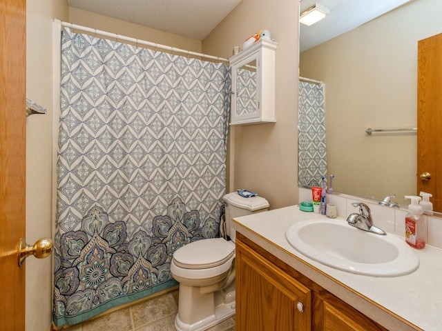 1506 W 17th St S, Newton, IA 50208 - bathroom featuring vanity, toilet, tile patterned floors, and curtained shower